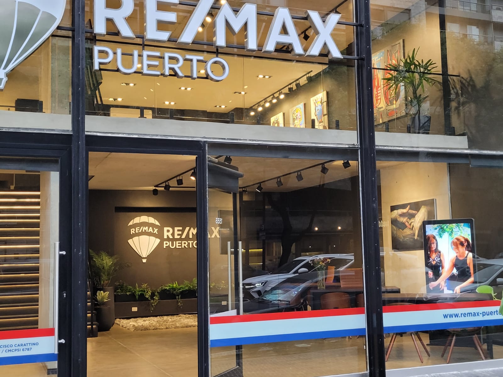 RE/MAX Puerto: señalética digital, vista principal