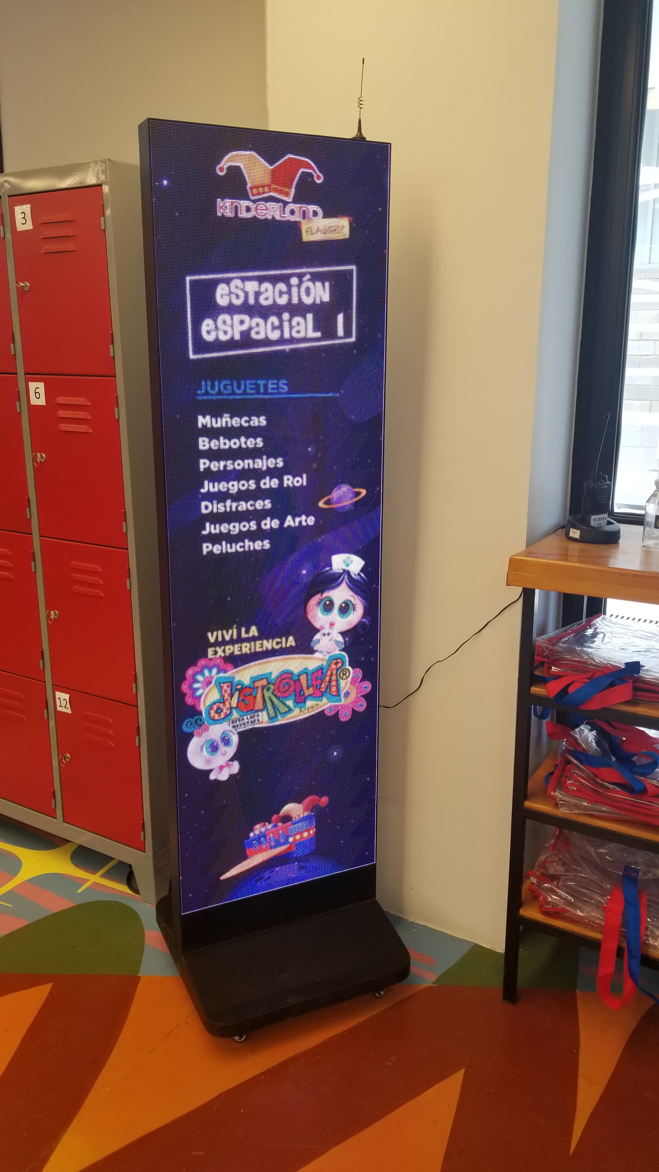 Kinderland: retail, vista 4