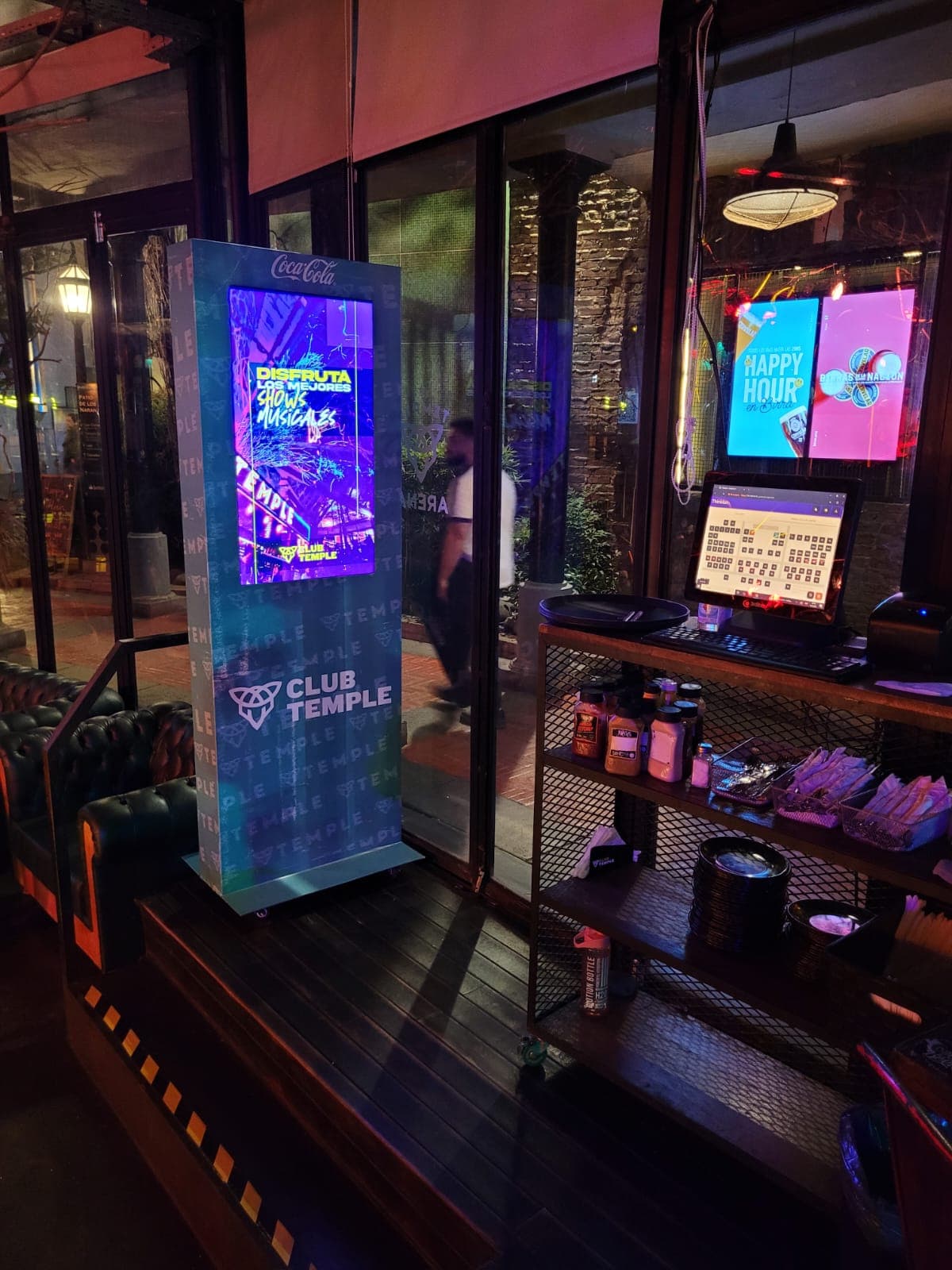 Club Temple + Coca-Cola: hospitalidad, vista 5