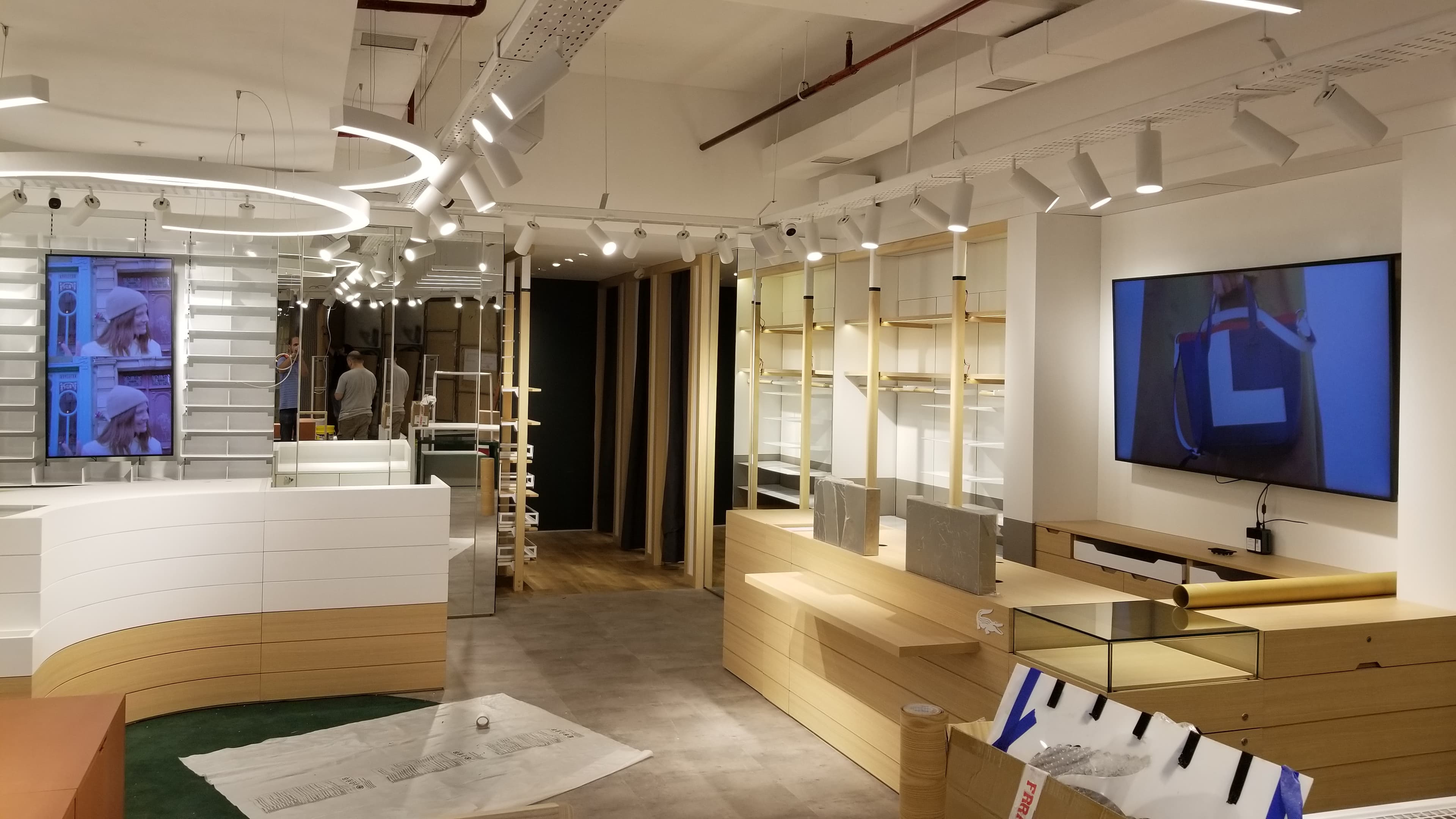 Lacoste: retail, vista 6