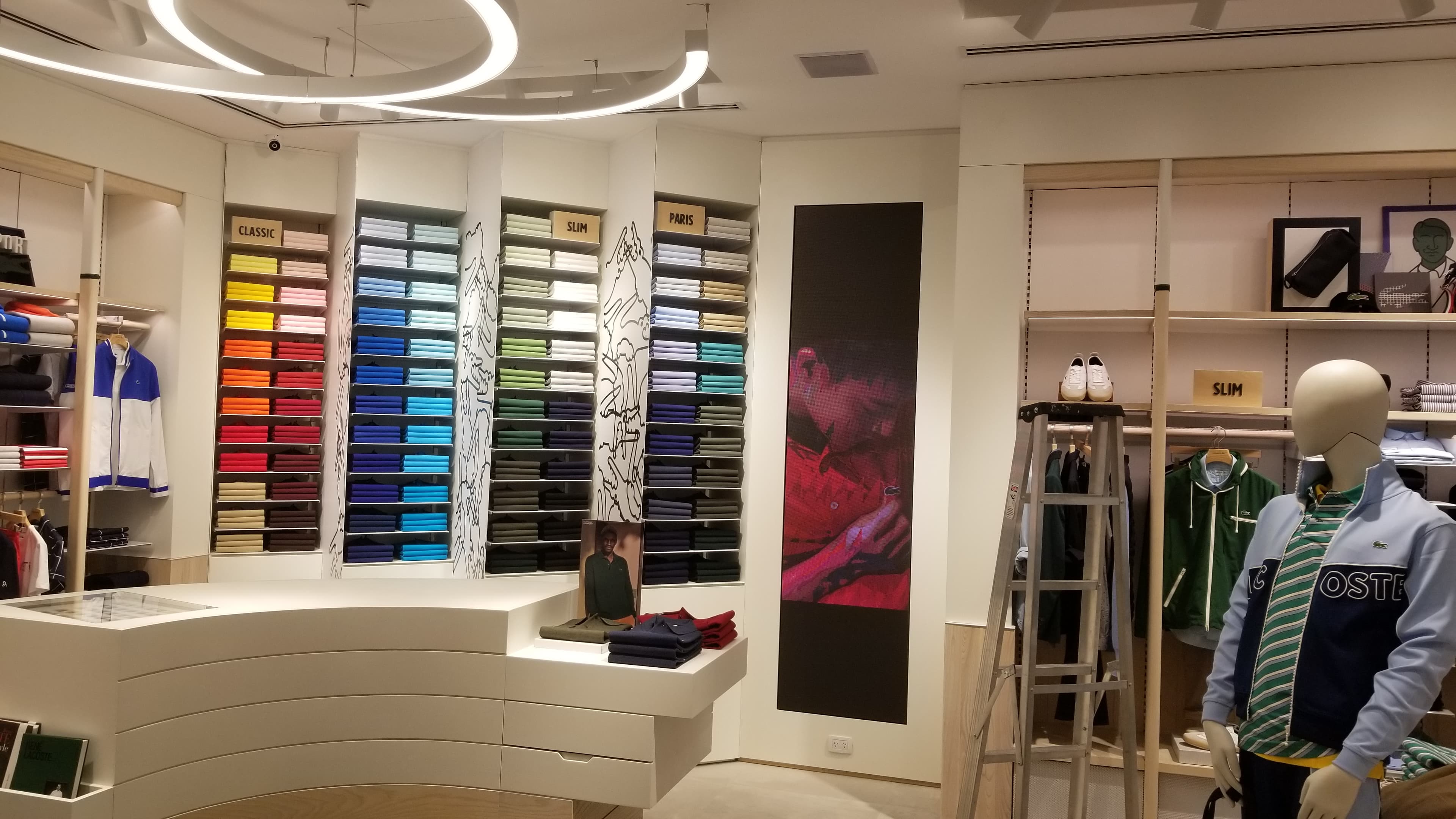 Lacoste: retail, vista 10