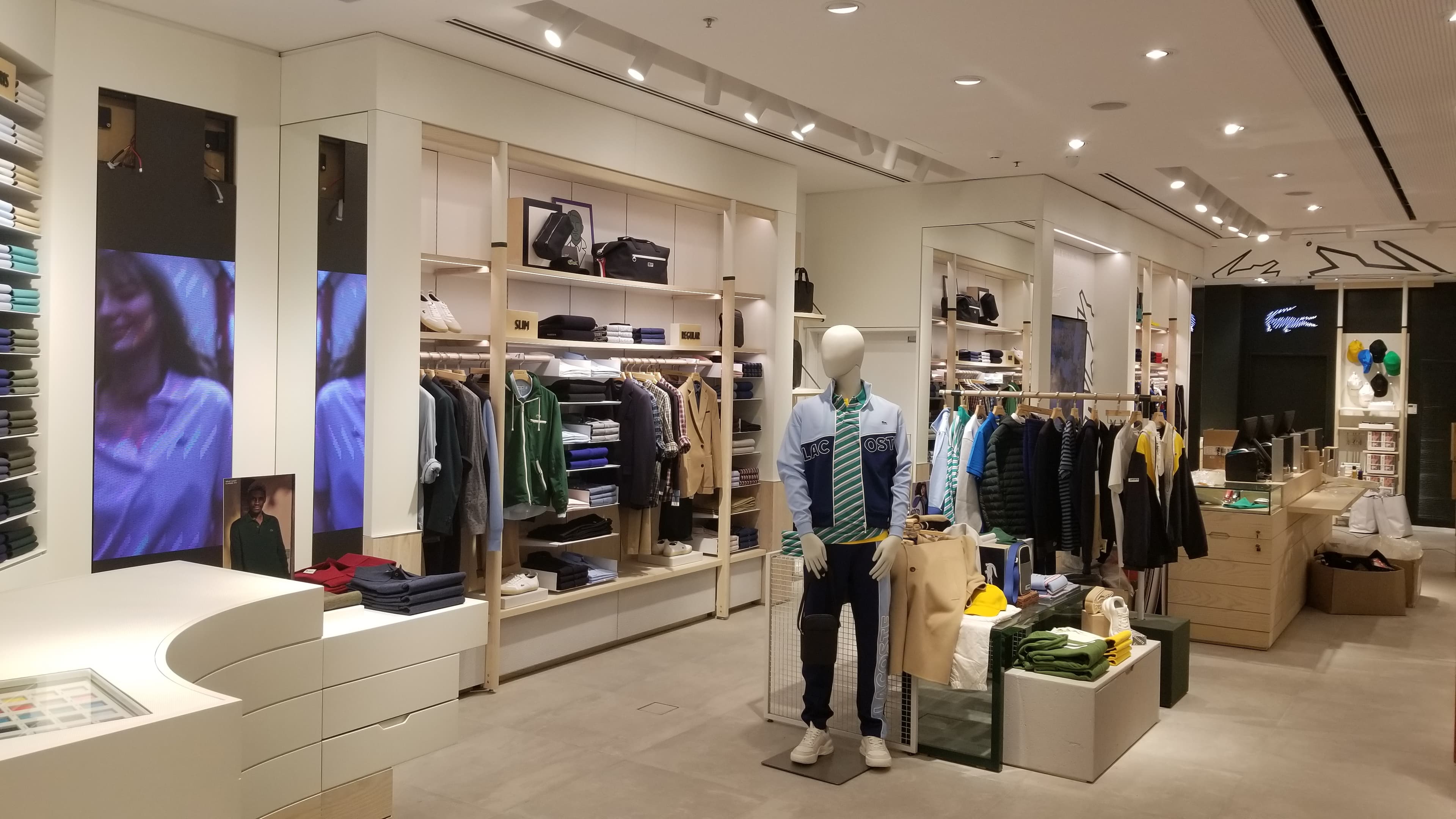 Lacoste: retail, vista 11